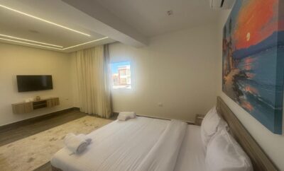 Mia Suite (Master Bedroom 202) – First Floor Pool View